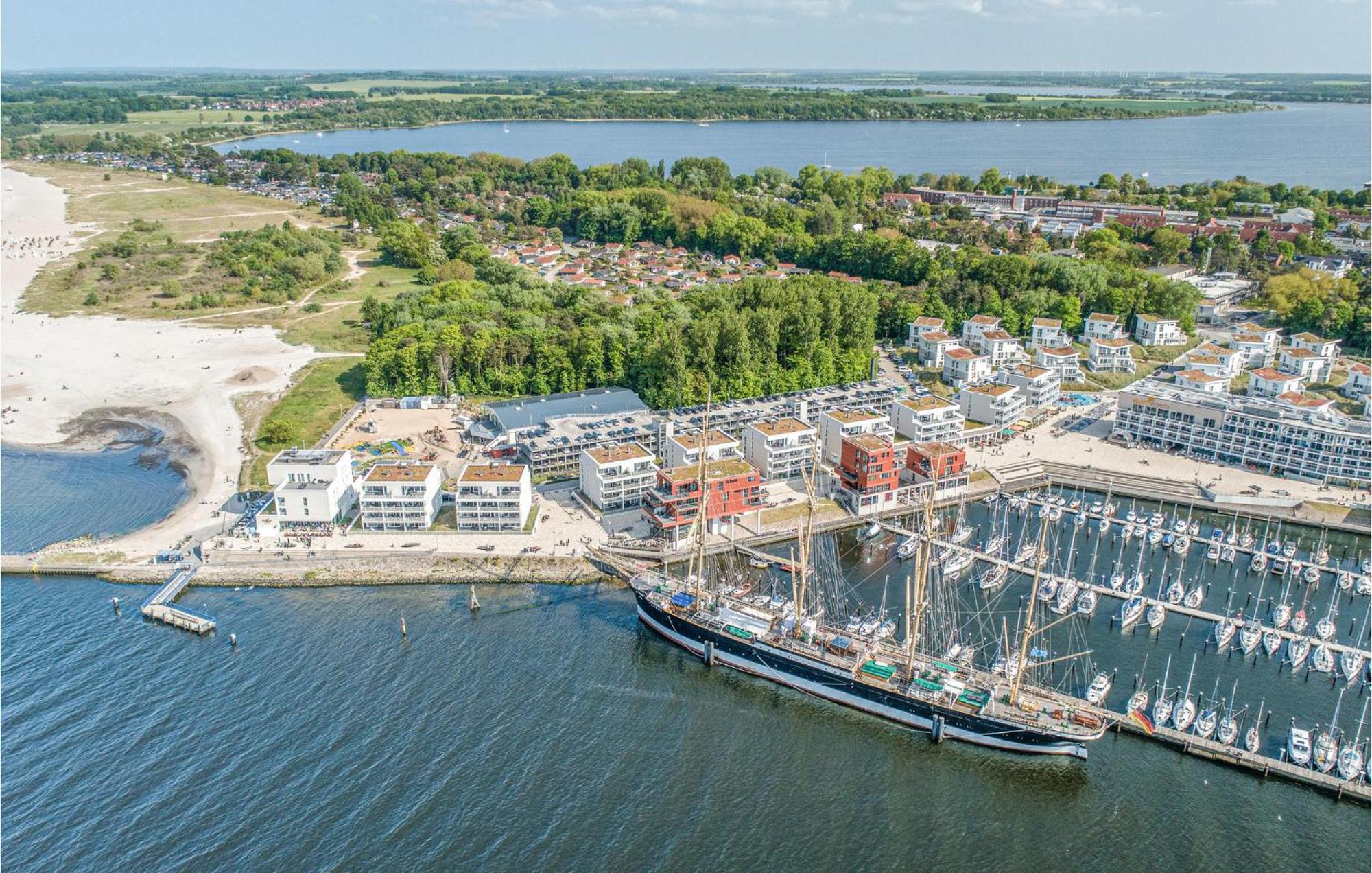 2 Bedroom Stunning Apartment In Luebeck Travemuende Exterior photo
